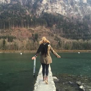 Meet your Posher, Lauren